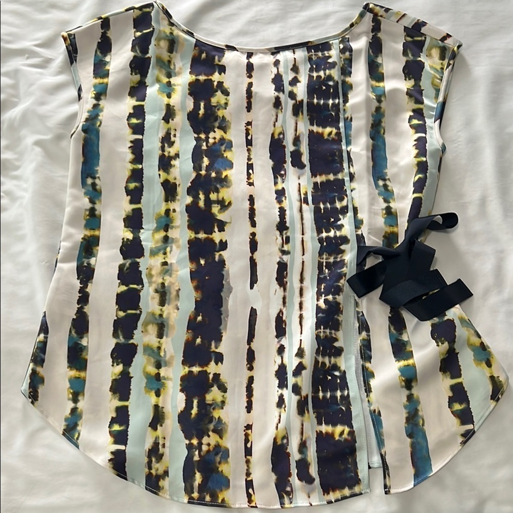 Lysse Tie Dye Stripe Sleeveless Boise with Ribbon Detail
